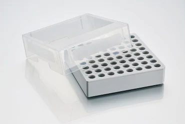 艾本德儲存盒 8 × 8, 可放置 64  個試管， 1  –  2  mL，3  件，高 53  mm，2  英寸，聚丙烯材料，可耐受最低 -86  °C，可高溫高壓滅菌，帶蓋子并具有數(shù)字字母標(biāo)識
